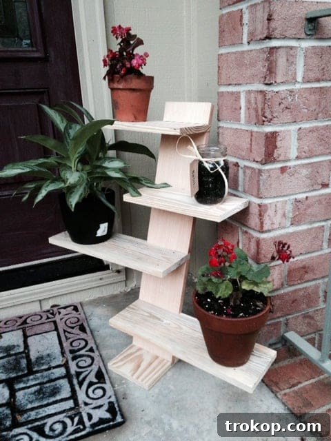 Pallet Plant Stand from Instructables