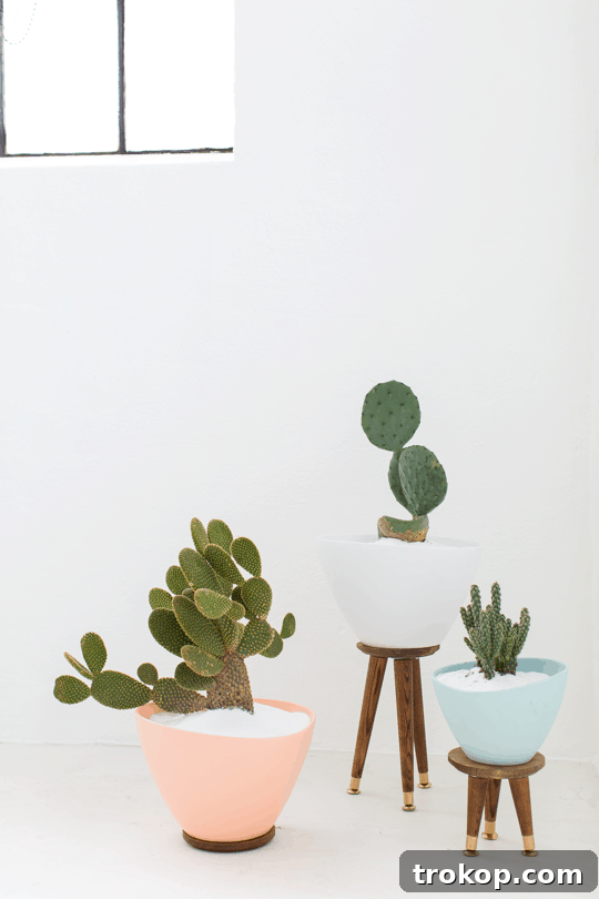 DIY Mid-Century Stand Planters by Sugar and Cloth