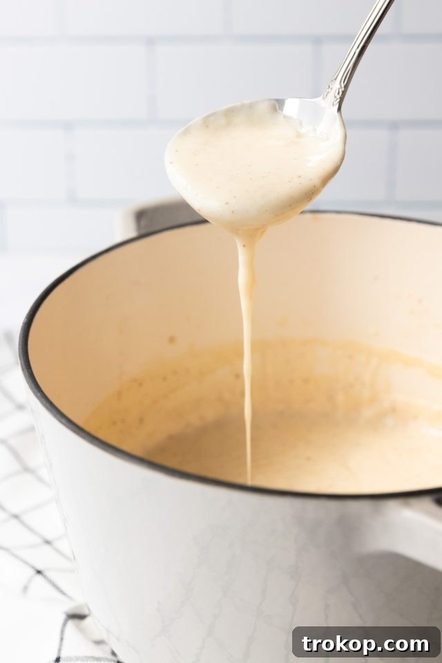 Homestyle White Country Gravy 7 Country Gravy Recipe - photo of the country gravy thickening