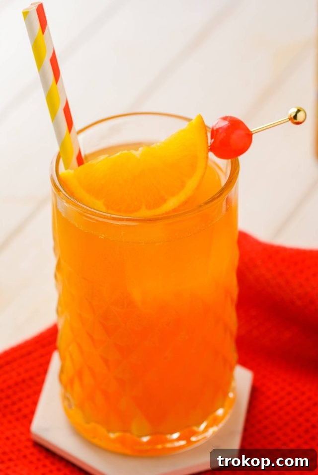 a glass of sweet alabama slammer cocktail