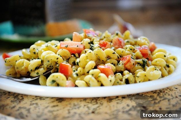 Vibrant Pesto Cream Pasta, luxurious and full of fresh flavor