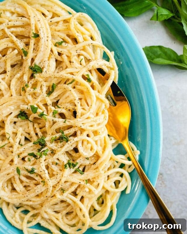 Quick and easy creamy white sauce pasta dish
