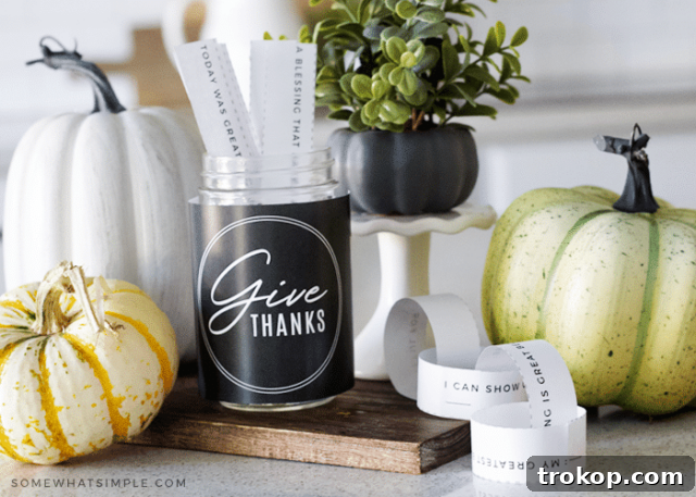 Creative Thanksgiving Table Decor: DIY Ideas for a Festive Feast 12 Thanksgiving Gratitude Jar Centerpiece idea