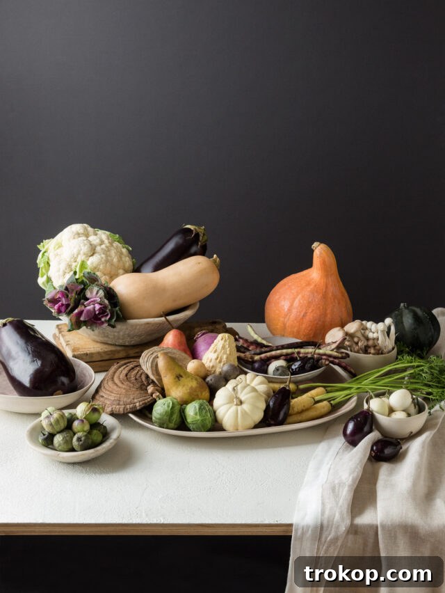 Creative Thanksgiving Table Decor: DIY Ideas for a Festive Feast 13 Harvest Thanksgiving Centerpiece with fresh vegetables