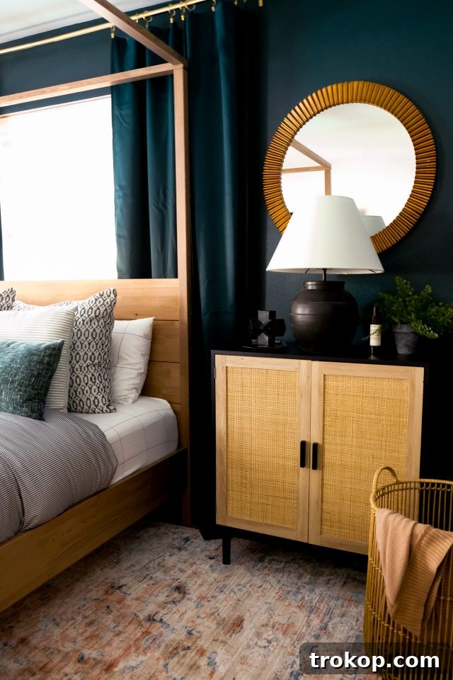 The Art of Decorating a Serene Green Bedroom 10 Decor ideas for an elegant emerald green bedroom