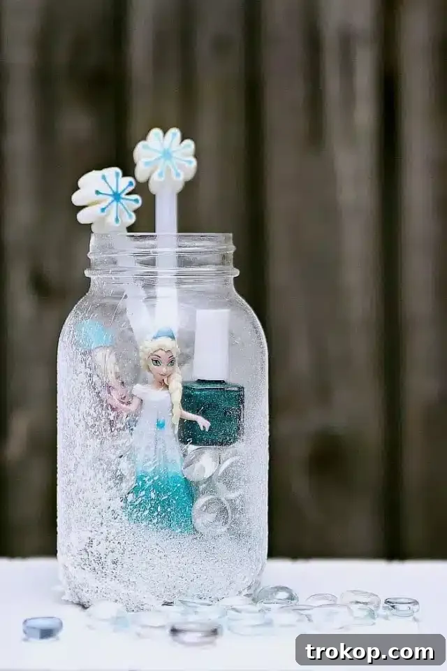 33 Festive Mason Jar Christmas Gift Ideas 18 DIY Frozen and Elsa mason jar gifts for Christmas