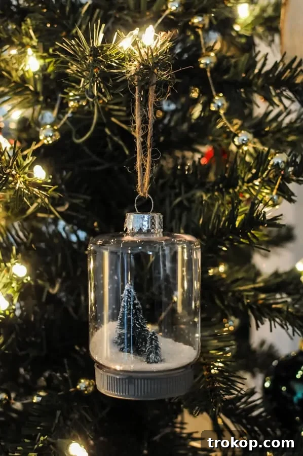 33 Festive Mason Jar Christmas Gift Ideas 28 DIY Mason Jar Snow Globe Ornament